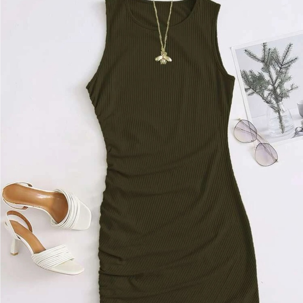 Dress - Picture 2 of 6